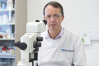 AProf Mike Lawrence in lab