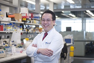 Dr Ashley Ng in lab